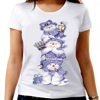 Новогодняя футболка "Снеговики" женская с принтом на сайте mosmayka.ru