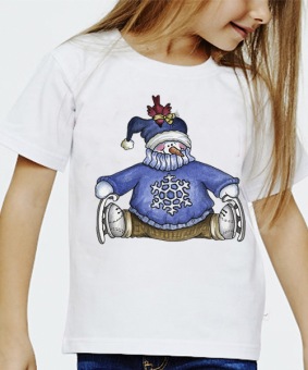 Новогодняя футболка "Снеговик со снежинкой" детская с принтом на сайте mosmayka.ru