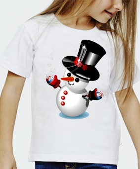 Новогодняя футболка "Снеговик в цилиндре" детская с принтом на сайте mosmayka.ru